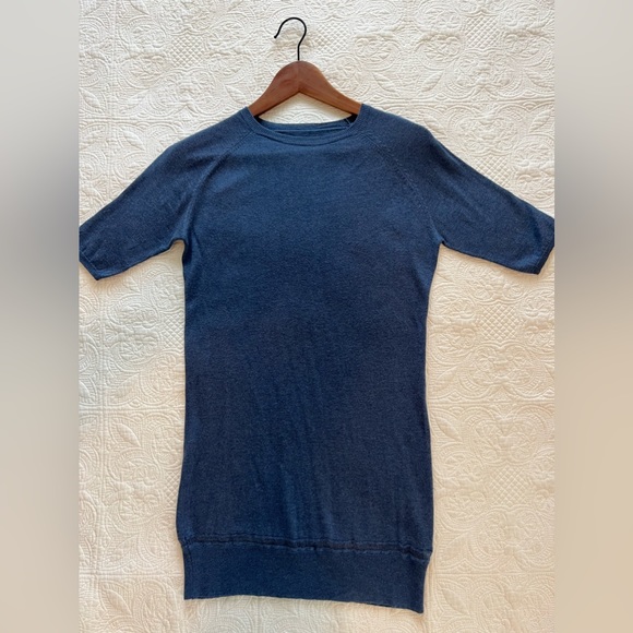 Fine Collection. Size Small. Blue silk, cashmere blend top - Picture 3 of 3